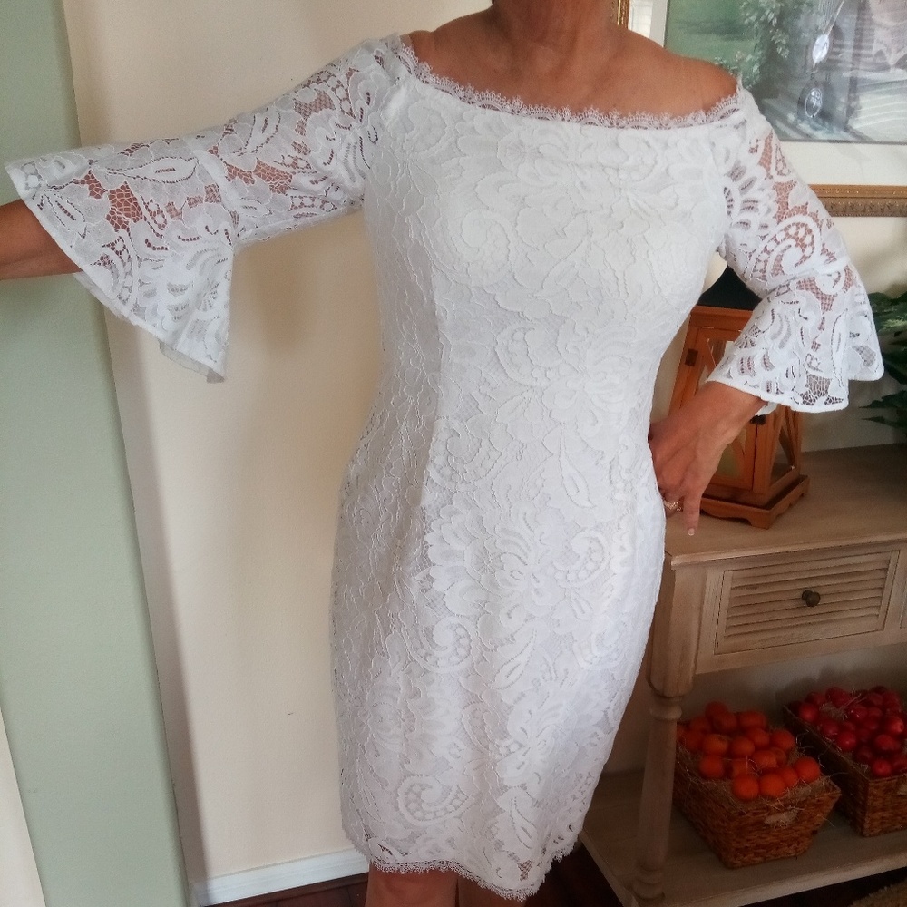 Beautiful Adrianna papell wedding dress